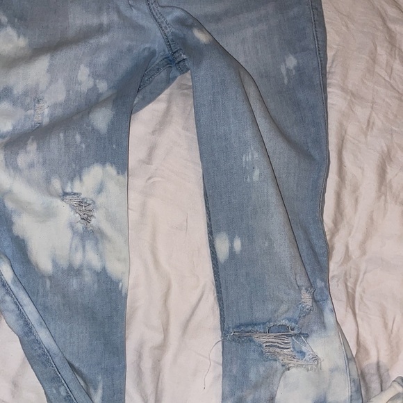 Hollister Jeans - Picture 6 of 10